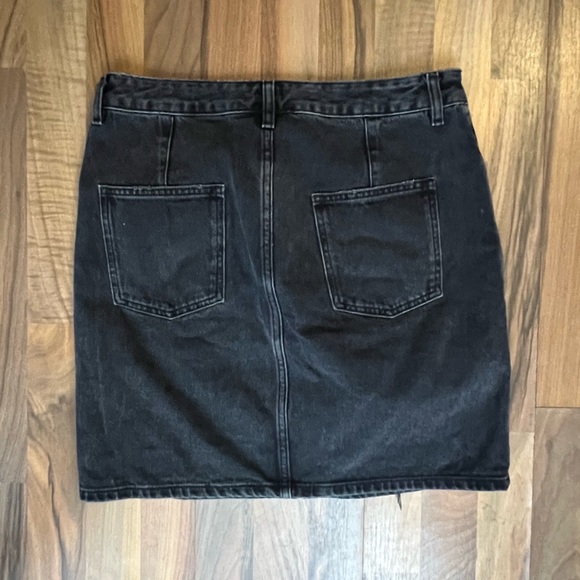 ASOS Black Distressed Denim Mini Skirt Ripped Raw Hem Grunge Y2K Size US 8 - Picture 6 of 9